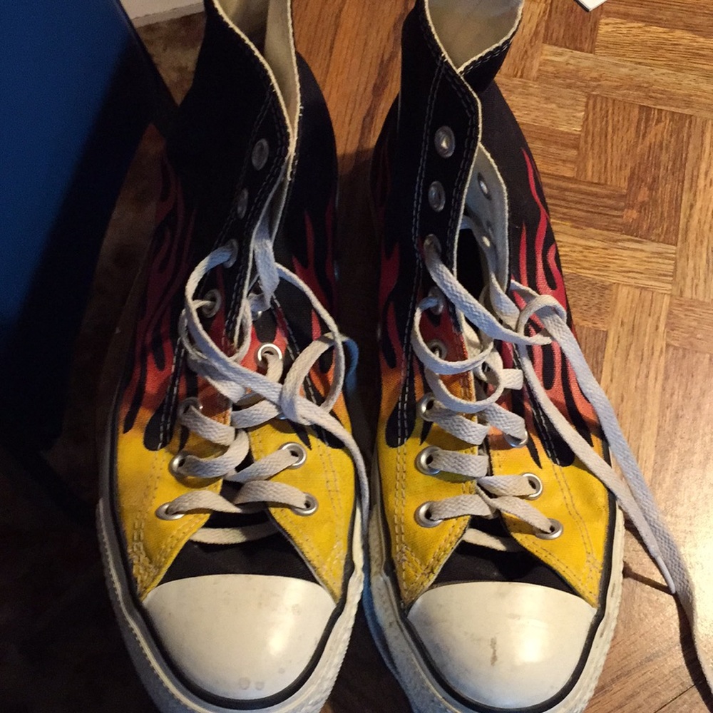 Size 9 Flames Converse.